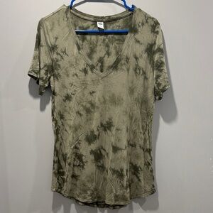 Old Navy Olive Tie-Dye V-Neck Tee